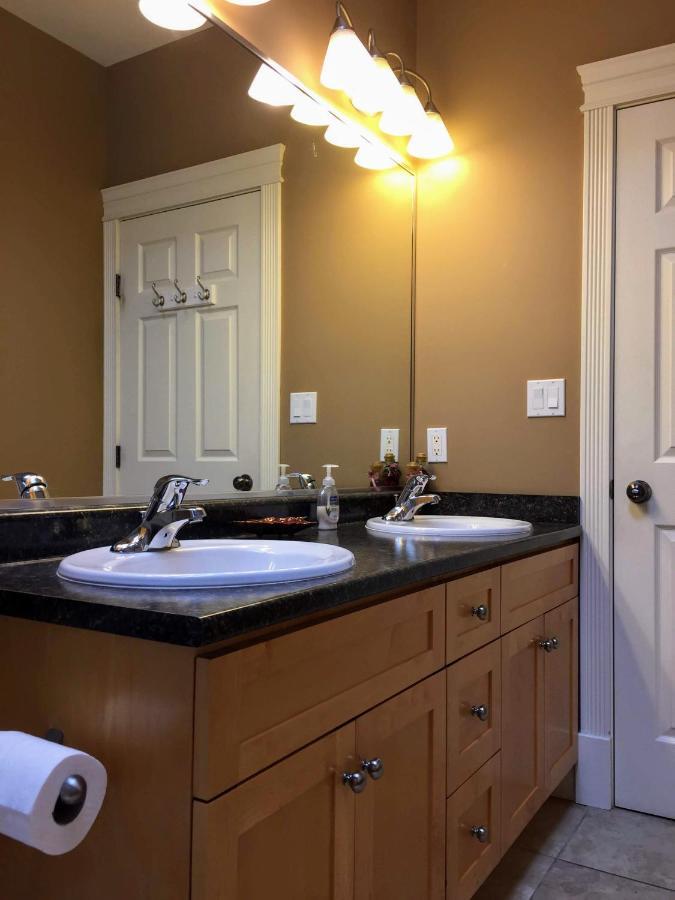 Apartamento Neckpoint Treasure Nanaimo Exterior foto